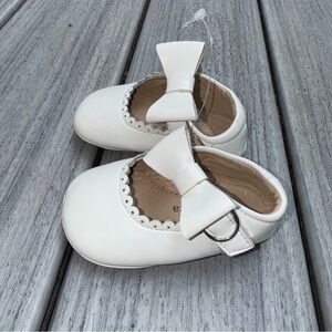 Adorable Felix and Flora Baby Crib / Walking Shoes Mary Jane with Bow SB#1